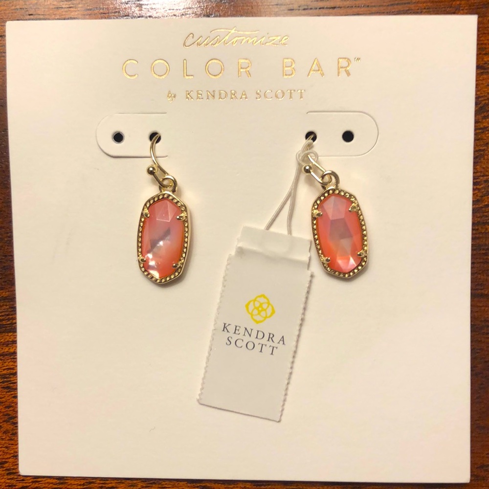 Kendra Scott “Lee” drop earrings in rose quartz